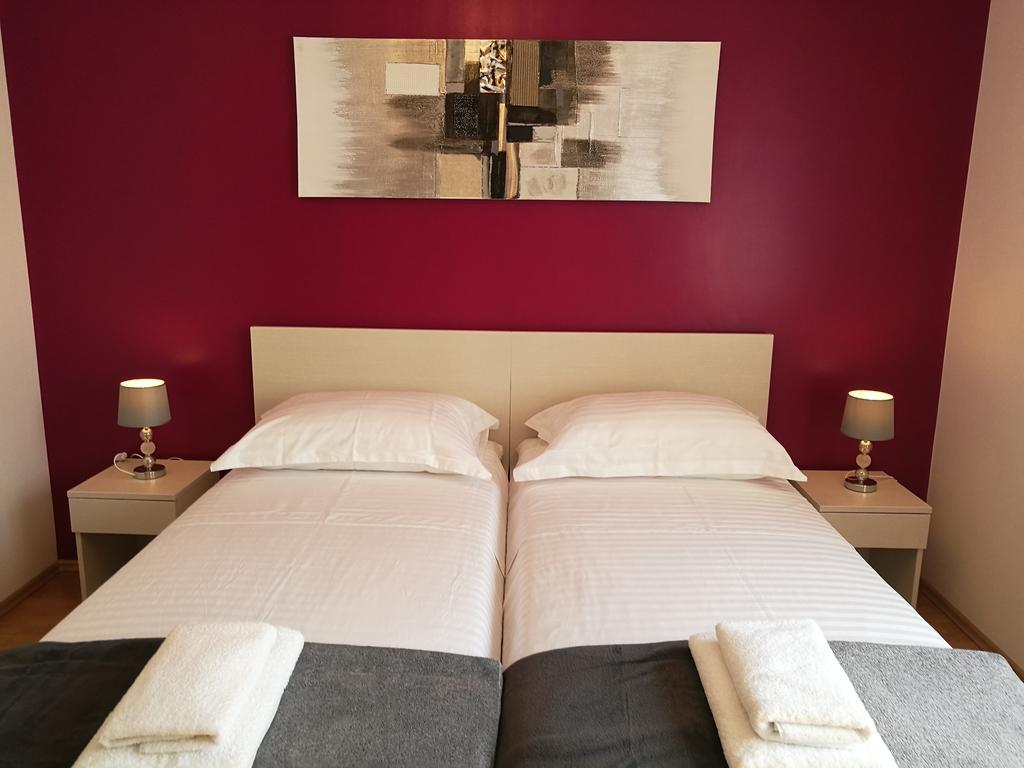 Apartments Benika Bol Extérieur photo