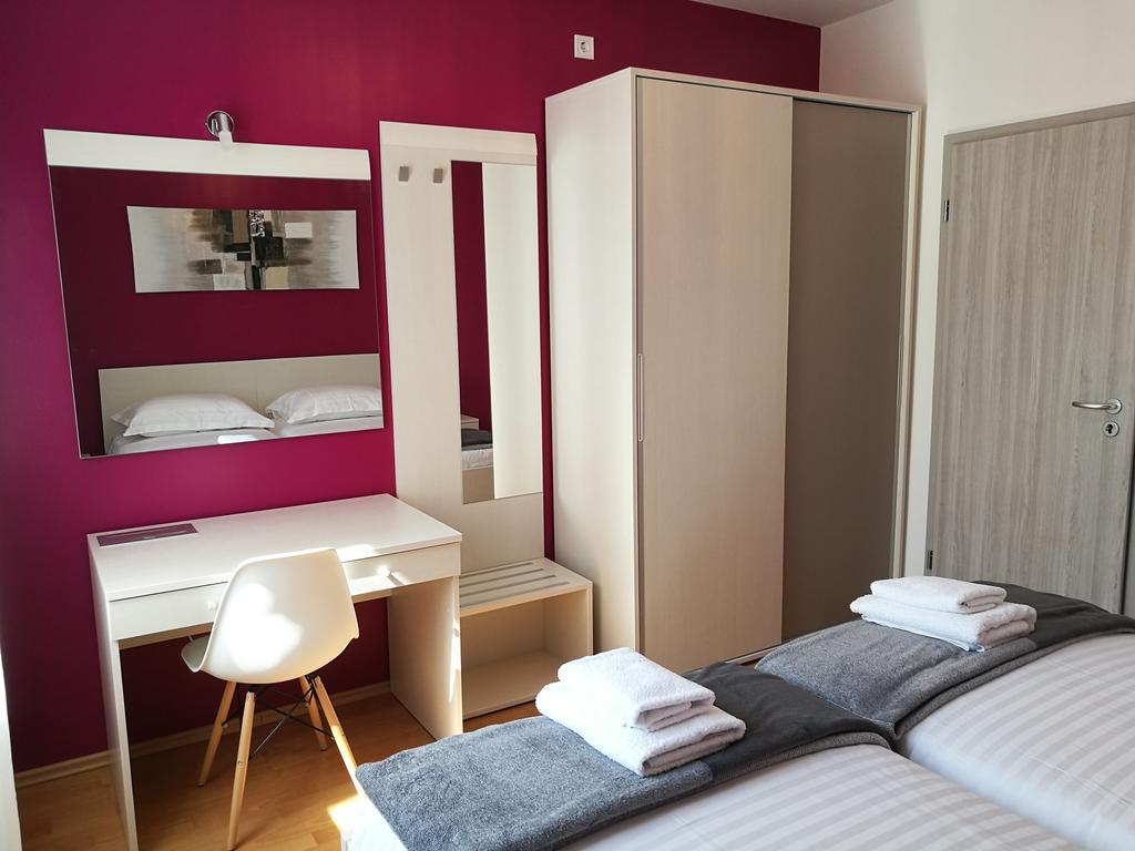 Apartments Benika Bol Extérieur photo