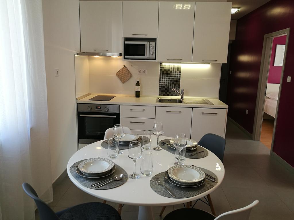 Apartments Benika Bol Extérieur photo